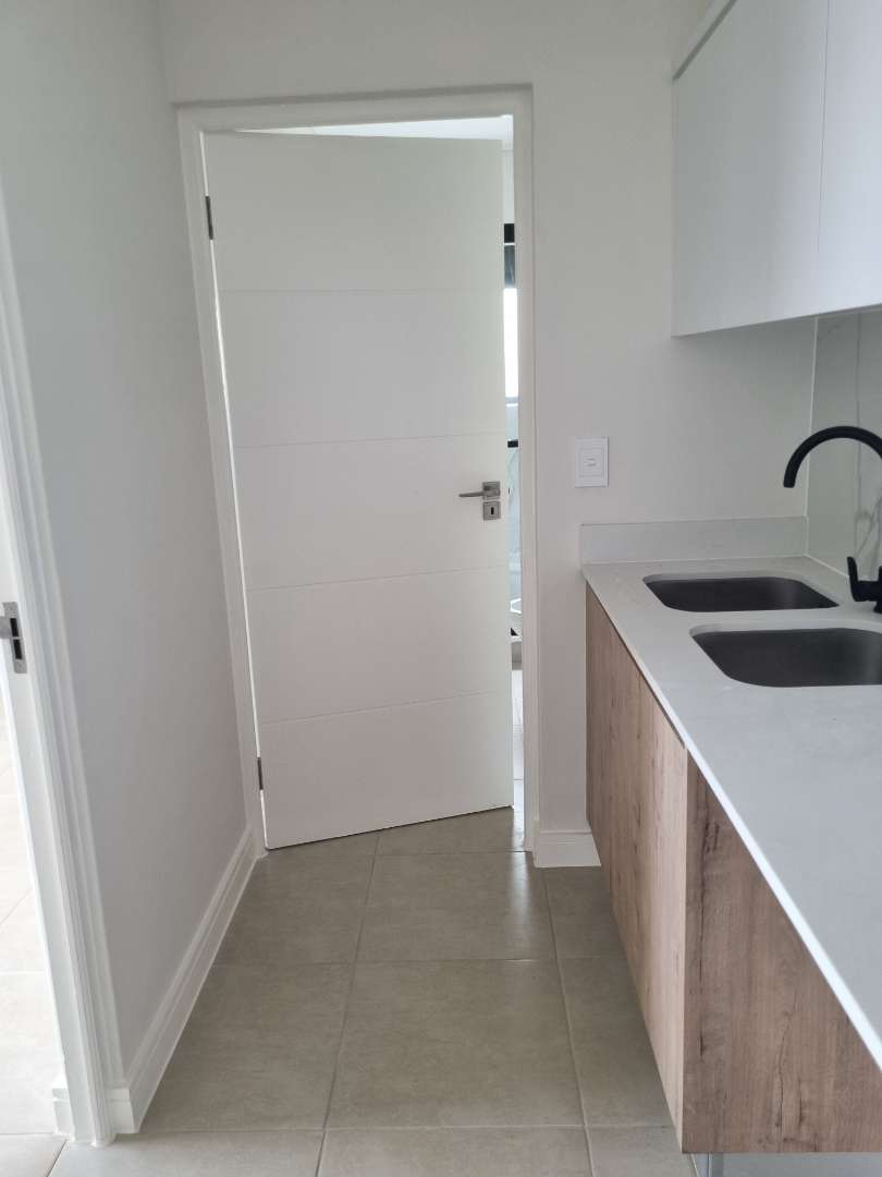 To Let 1 Bedroom Property for Rent in Richwood Western Cape